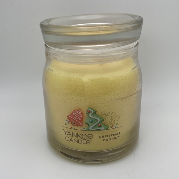 Yankee Candle Christmas Cookie Scented Medium Jar 2-Wick Candle 1630010